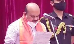 कर्नाटक के 23वें सीएम ने ली शपथ-संभाला कार्यभार कर्नाटक के 23वें सीएम ने ली शपथ-संभाला कार्यभार