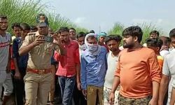 युवक की हत्या कर बोरे में बंद करके झाड़ियों में फेंका