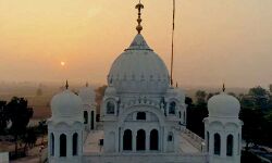 CM अमरिन्दर की PM से करतारपुर कॉरिडोर फिर से खोलने की मांग CM अमरिन्दर की PM से करतारपुर कॉरिडोर फिर से खोलने की मांग