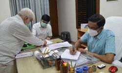 मण्डलायुक्त डाॅ. लोकेश एम ने संभाला कार्यभार