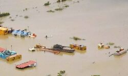 बाढ़ से कम से कम 40 लोगों की मौत बाढ़ से कम से कम 40 लोगों की मौत