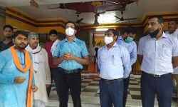 स्वामी कल्याणदेव के दर्शन पर मंडलायुक्त ने लिया ओमानंद का आशीर्वाद स्वामी कल्याणदेव के दर्शन पर मंडलायुक्त ने लिया ओमानंद का आशीर्वाद