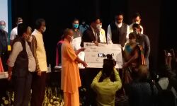 CM ने दिवंगत पत्रकारों के परिजनों को दी दस-दस लाख की आर्थिक सहायता