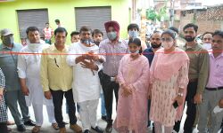 प्रमुख समाजसेवी मनीष चौधरी का बुके व शील्ड देकर किया स्वागत प्रमुख समाजसेवी मनीष चौधरी का बुके व शील्ड देकर किया स्वागत