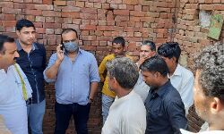 हादसे के शिकार परिवार को रालोद ने दिया मदद का आश्वासन हादसे के शिकार परिवार को रालोद ने दिया मदद का आश्वासन