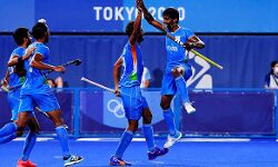 41 साल बाद भारत हॉकी के सेमीफाइनल में पहुंचा-बंधी पदक की आस 41 साल बाद भारत हॉकी के सेमीफाइनल में पहुंचा-बंधी पदक की आस