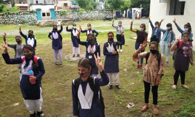 बजी टना टन घंटी-खुल गए नौवीं से बारहवीं तक के स्कूल
