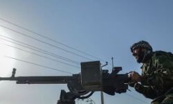 सेना और तालिबान लड़ाकों के बीच संघर्ष - 20 लोग मरे सेना और तालिबान लड़ाकों के बीच संघर्ष - 20 लोग मरे