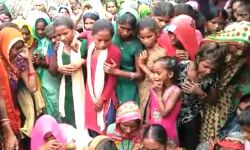 बाप की गोद में खेल रही मासूम को ले गया तेंदुआ-12 घंटे बाद मिला सिर बाप की गोद में खेल रही मासूम को ले गया तेंदुआ-12 घंटे बाद मिला सिर