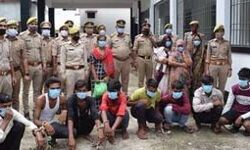 चोरी का खुलासा- गिरोह की चार महिलाओं समेत 1 दर्जन गिरफ्तार चोरी का खुलासा- गिरोह की चार महिलाओं समेत 1 दर्जन गिरफ्तार