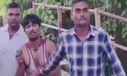 हुई घेराबंदी-पुलिस से बचने को पशु तस्करों ने लगा दी नदी में छलांग हुई घेराबंदी-पुलिस से बचने को पशु तस्करों ने लगा दी नदी में छलांग