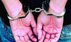 पुलिस मुठभेड़ में नकबजनी गिरोह के पांच अपराधी गिरफ्तार पुलिस मुठभेड़ में नकबजनी गिरोह के पांच अपराधी गिरफ्तार