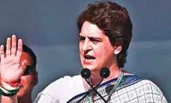 UP में सर्टिफिकेट बांटने गए होम मिनिस्टर को नहीं दिल्ली की चिंता-प्रियंका