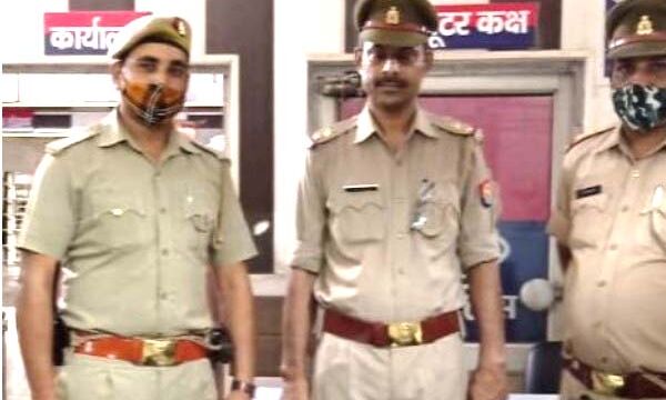 शूटिंग करके लौट रहे हीरो ने लूट लिए मोबाइल व पर्स- साथी समेत गिरफ्तार
