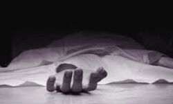 गांव में रह रही महिला की गला रेत कर हत्या-मचा हड़कंप गांव में रह रही महिला की गला रेत कर हत्या-मचा हड़कंप