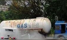 CNG गैस टैंकर से गैस रिसाव CNG गैस टैंकर से गैस रिसाव