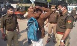 कोविड खतरे के प्रति लोगों को सचेत करने को सड़क पर उतरे SSP कोविड खतरे के प्रति लोगों को सचेत करने को सड़क पर उतरे SSP