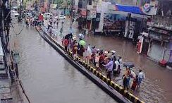 बारिश का कहर-भरभराकर गिरी दीवार-चली गई 3 वर्षीय मासूम की जान बारिश का कहर-भरभराकर गिरी दीवार-चली गई 3 वर्षीय मासूम की जान