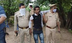 15 हजार का इनामी वाहन चोर शाहरुख पुलिस मुठभेड़ में हुआ घायल