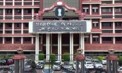 कोर्ट का हाई फैसला-पीड़िता की जांघों से स्पर्श भी रेप के समान कोर्ट का हाई फैसला-पीड़िता की जांघों से स्पर्श भी रेप के समान