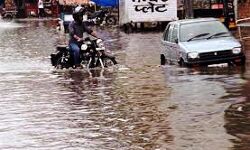 तेज बारिश के कारण 80 गांवों में जनजीवन अस्त व्यस्त तेज बारिश के कारण 80 गांवों में जनजीवन अस्त व्यस्त