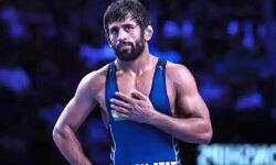 बजरंग पुनिया सेमीफाइनल में हारे- कांस्य पदक के लिए करेंगें मुकाबला बजरंग पुनिया सेमीफाइनल में हारे- कांस्य पदक के लिए करेंगें मुकाबला