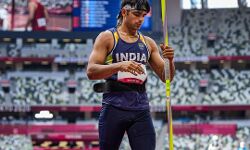 ओलंपिक में 121 साल का सूखा खत्मकर नीरज ने सोने पर फैंका भाला ओलंपिक में 121 साल का सूखा खत्मकर नीरज ने सोने पर फैंका भाला