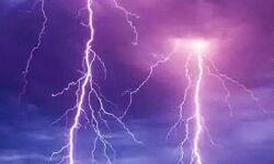 बारिश के दौरान बिजली गिरने से बच्चे की मृत्यु, दो झुलसे बारिश के दौरान बिजली गिरने से बच्चे की मृत्यु, दो झुलसे