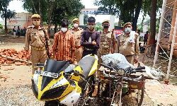 बाबरी पुलिस के हत्थे चढ़े दो आरोपी बाबरी पुलिस के हत्थे चढ़े दो आरोपी