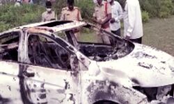 कार की डिग्गी में भाजपा नेता को बंद कर जलाया जिंदा कार की डिग्गी में भाजपा नेता को बंद कर जलाया जिंदा