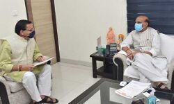 CM ने की राजनाथ से शिष्टाचार भेंट- जानिये क्या किया अनुरोध CM ने की राजनाथ से शिष्टाचार भेंट- जानिये क्या किया अनुरोध