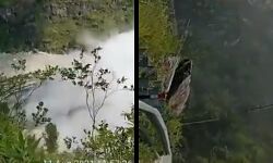 भूस्खलन से हुआ हादसा-बस पर गिरा पहाड़-दबे यात्री, मचा हाहाकार