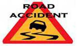 कार बाइक में भिड़ंत, दो मरे सात घायल कार बाइक में भिड़ंत, दो मरे सात घायल