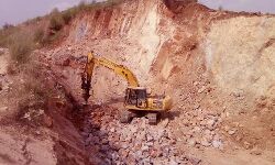 अवैध खनन को रोकने के लिए कड़ी कार्रवाई के निर्देश अवैध खनन को रोकने के लिए कड़ी कार्रवाई के निर्देश