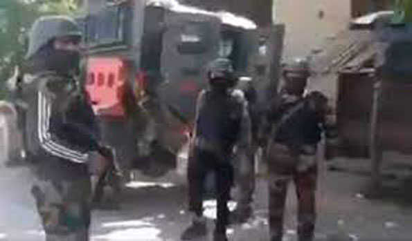 मुठभेड़: सुरक्षा बलों ने एक आतंकवादी को मार गिराया