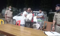 बैंक मैनेजर के बेटे का अपहरण करने वाले बदमाशों की पुलिस से हुई मुठभेड़ बैंक मैनेजर के बेटे का अपहरण करने वाले बदमाशों की पुलिस से हुई मुठभेड़