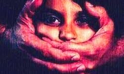 बलात्कारी पिता को उम्रकैद बलात्कारी पिता को उम्रकैद