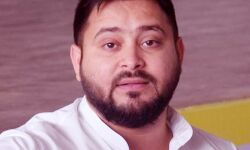 बाढ़ पीड़ितों को केवल छह हजार देकर अपनी पीठ थपथपा रही नीतीश सरकार:तेजस्वी बाढ़ पीड़ितों को केवल छह हजार देकर अपनी पीठ थपथपा रही नीतीश सरकार:तेजस्वी