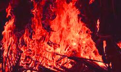 होटल में भीषण आग ने मचाया मौत का तांडव-दो की मौत होटल में भीषण आग ने मचाया मौत का तांडव-दो की मौत