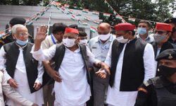 लोकतांत्रिक व्यवस्था को मिल रही चुनौतियों से मिलकर निपटना होगा:मुलायम लोकतांत्रिक व्यवस्था को मिल रही चुनौतियों से मिलकर निपटना होगा:मुलायम