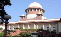 सुप्रीम कोर्ट के बाहर दो लोगों ने किया आत्मदाह का प्रयास सुप्रीम कोर्ट के बाहर दो लोगों ने किया आत्मदाह का प्रयास