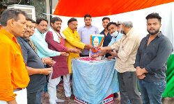 मनीष चौधरी ने पूर्व PM अटलबिहारी वाजपेयी को पुण्यतिथि पर किया नमन मनीष चौधरी ने पूर्व PM अटलबिहारी वाजपेयी को पुण्यतिथि पर किया नमन