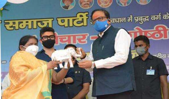 भाजपा ने उड़ाया है धर्म के नाम पर आस्था का मजाक- मिश्र