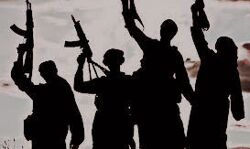 आतंकवादी हमले में 80 लोगों की मौत आतंकवादी हमले में 80 लोगों की मौत