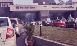 हिंडन एयरबेस से एक संदिग्ध गिरफ्तार हिंडन एयरबेस से एक संदिग्ध गिरफ्तार