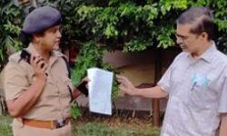 CM के खिलाफ चुनाव लड़ने का एलान करने वाले IPS अरेस्ट CM के खिलाफ चुनाव लड़ने का एलान करने वाले IPS अरेस्ट