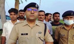 मुठभेड़ में तीन दुर्दांत बदमाश घायल- लूट की रकम बरामद मुठभेड़ में तीन दुर्दांत बदमाश घायल- लूट की रकम बरामद