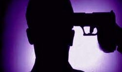 पूर्व प्रधान ने लाइसेंसी रिवाल्वर से की आत्महत्या पूर्व प्रधान ने लाइसेंसी रिवाल्वर से की आत्महत्या