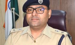 पलक झपकते ही बाइक लेकर उड़ने वाले चार गिरफ्तार-दर्जनों बाइक बरामद पलक झपकते ही बाइक लेकर उड़ने वाले चार गिरफ्तार-दर्जनों बाइक बरामद