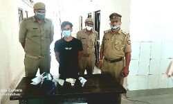 मौत का सामान बेचने जा रहा तस्कर गिरफ्तार-पिस्टल, तमंचे बरामद मौत का सामान बेचने जा रहा तस्कर गिरफ्तार-पिस्टल, तमंचे बरामद